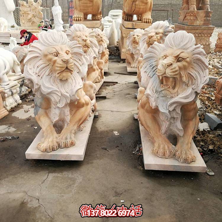 大理石石雕獅子雕塑，點綴晚霞紅園林景觀