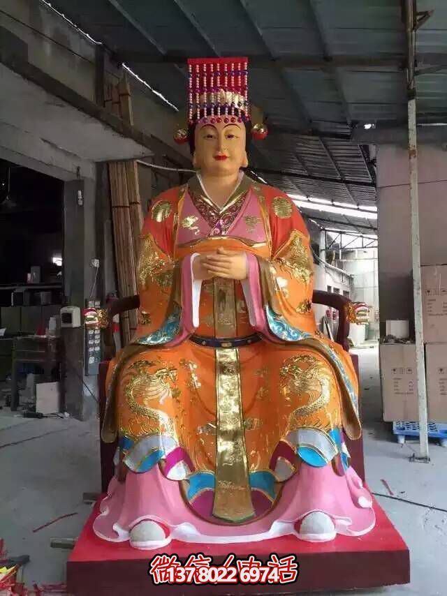 王母娘娘純銅雕塑,屹立于寺廟之中 王母娘娘純銅雕塑,屹立于寺廟之中