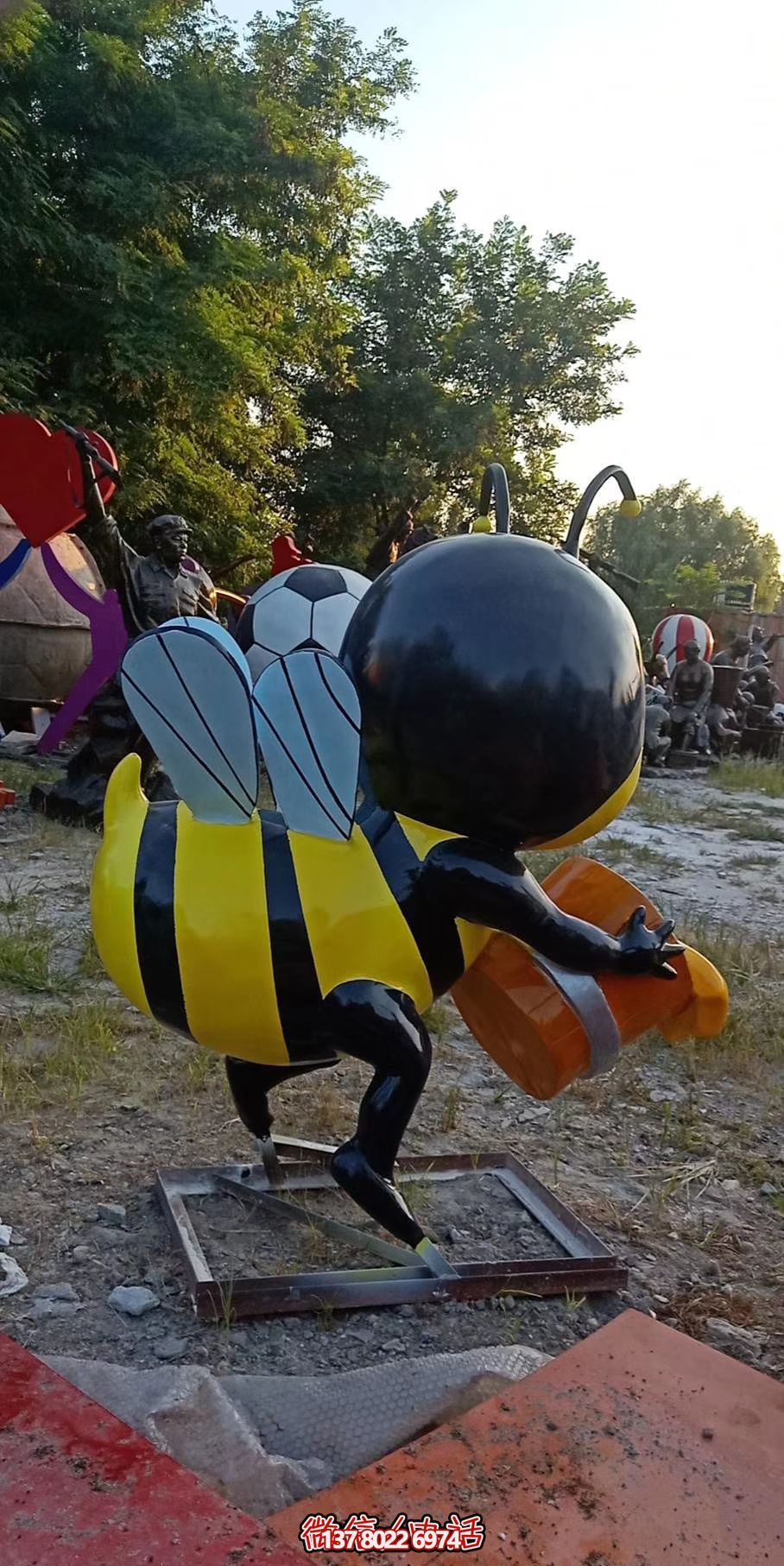 蜜蜂雕塑——玻璃鋼美化空間 蜜蜂雕塑——玻璃鋼美化空間