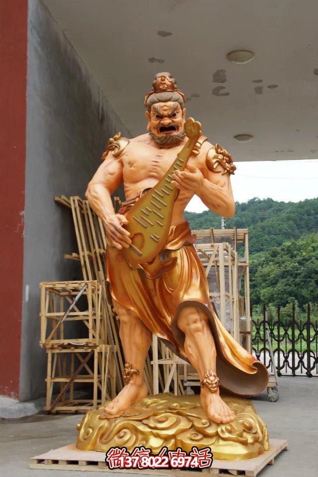 大型仿真人物景觀玻璃鋼噴金烤漆手拿琵琶天王雕塑 大型仿真人物景觀玻璃鋼噴金烤漆手拿琵琶天王雕塑