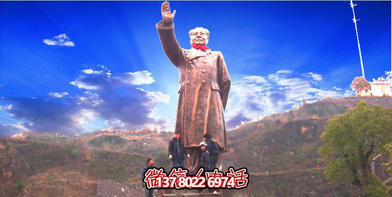 偉人毛澤東銅雕塑在大型廣場上的靜默贊禮 偉人毛澤東銅雕塑在大型廣場上的靜默贊禮