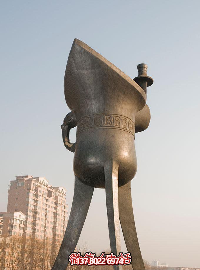 大型不銹鋼仿銅酒杯雕塑,傳承酒文化 大型不銹鋼仿銅酒杯雕塑,傳承酒文化