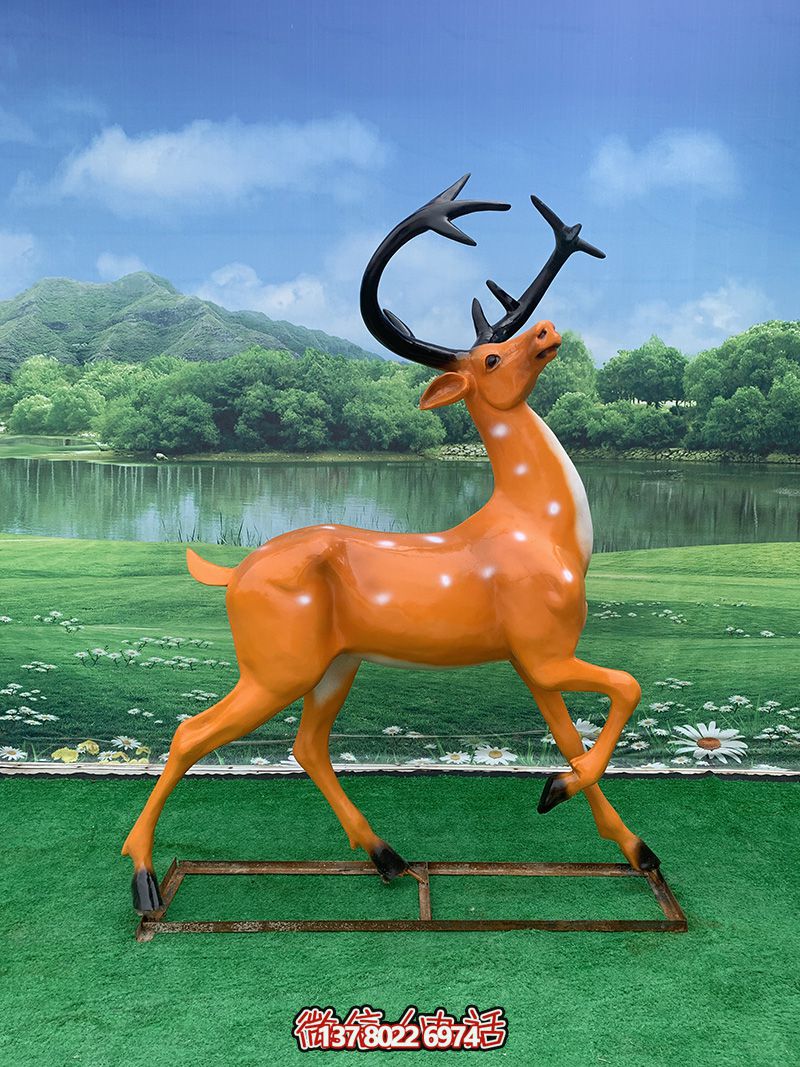 彩繪玻璃鋼雕塑梅花鹿——行走抬頭,點綴廣場街道 彩繪玻璃鋼雕塑梅花鹿——行走抬頭,點綴廣場街道