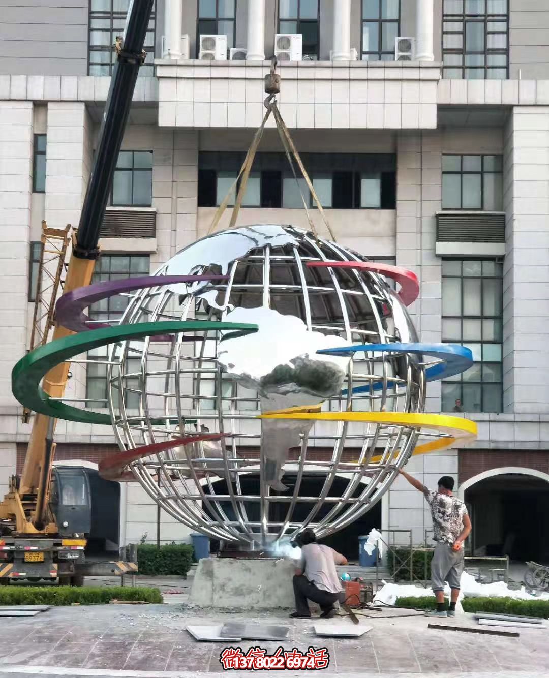 湘云不銹鋼創意鏤空環繞地球儀雕塑 湘云不銹鋼創意鏤空環繞地球儀雕塑