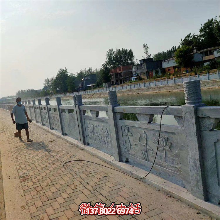 唯美的大理石欄桿雕塑，為園林景觀增添絕美風采