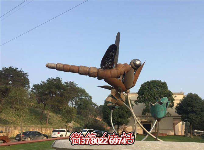 大型不銹鋼蜻蜓雕塑——做舊風情點綴景區 大型不銹鋼蜻蜓雕塑——做舊風情點綴景區