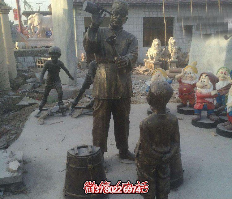 中國傳統酒文化雕塑——寧靜庭院中的精美銅雕人物 中國傳統酒文化雕塑——寧靜庭院中的精美銅雕人物