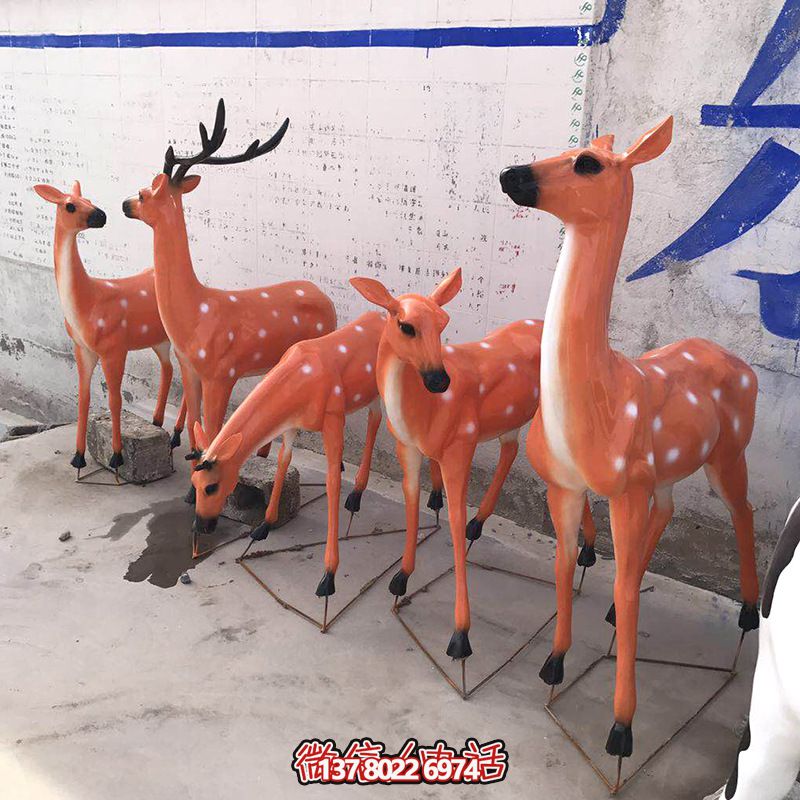 彩繪玻璃鋼雕塑鹿,靜謐優雅完美綻放 彩繪玻璃鋼雕塑鹿,靜謐優雅完美綻放