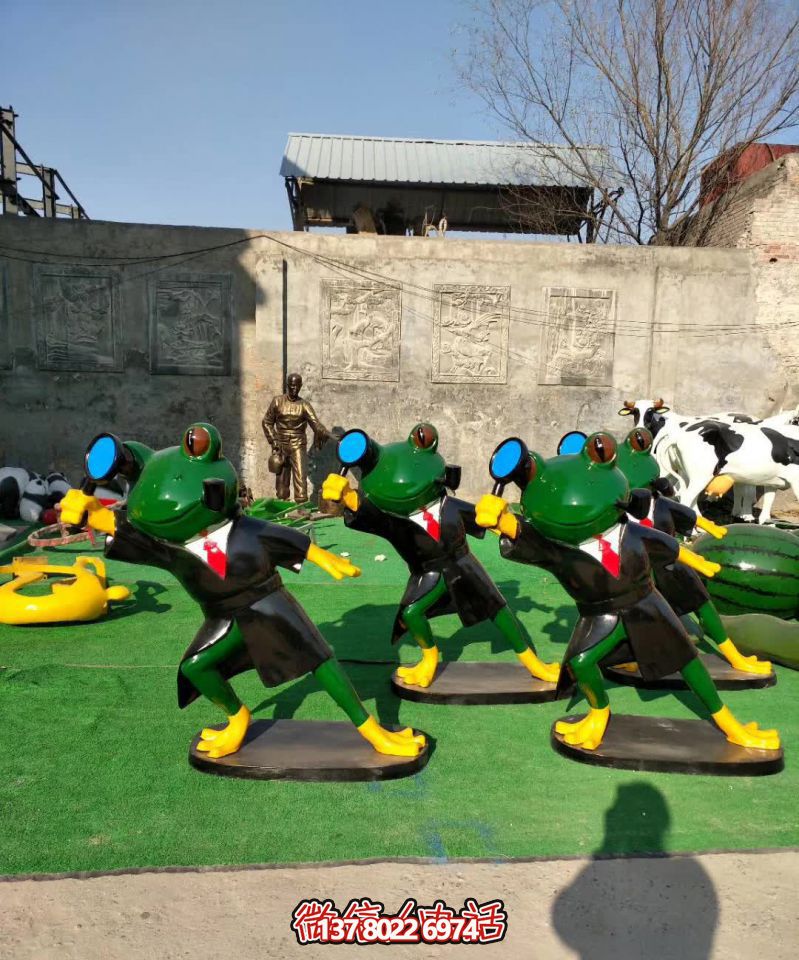 室外玻璃鋼站立青蛙雕塑 室外玻璃鋼站立青蛙雕塑