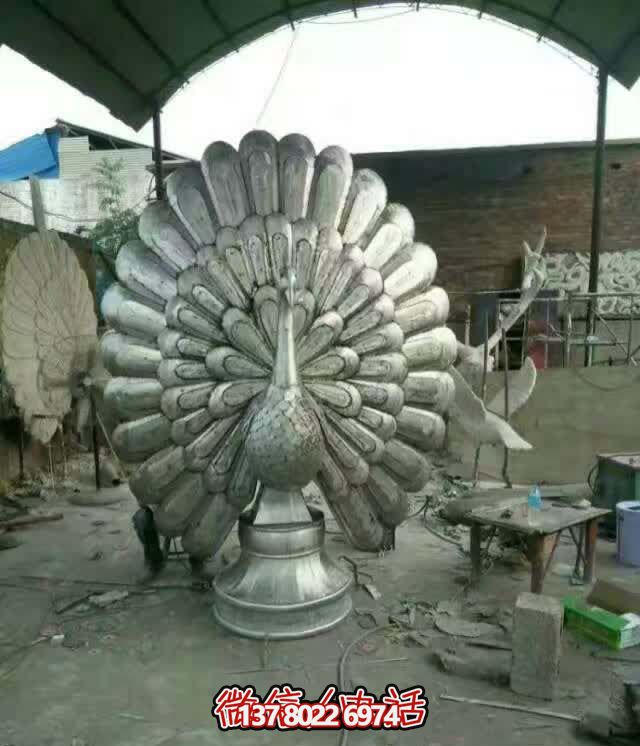 玻璃鋼孔雀雕塑,讓大型酒店里開屏舊的神韻 玻璃鋼孔雀雕塑,讓大型酒店里開屏舊的神韻