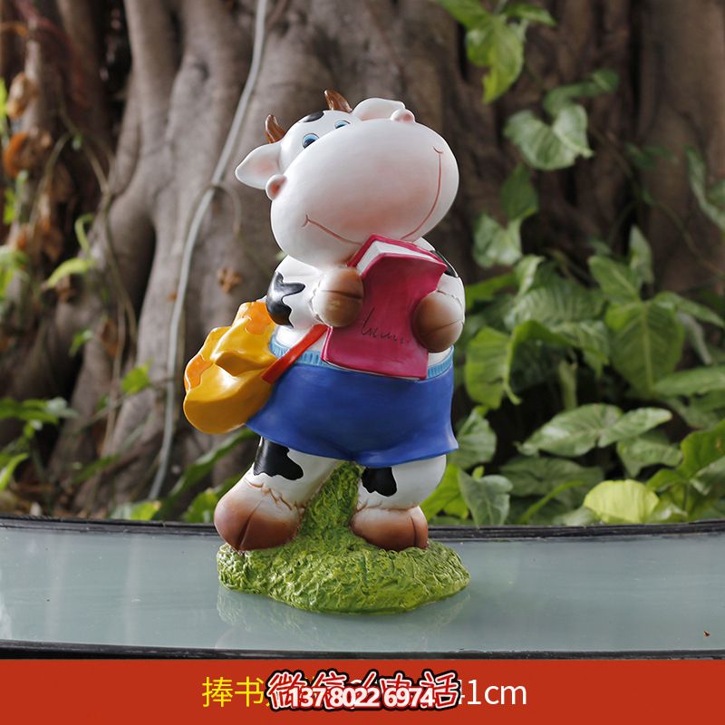 玻璃鋼雕塑牛,伴你一起看書,營造完美草坪 玻璃鋼雕塑牛,伴你一起看書,營造完美草坪