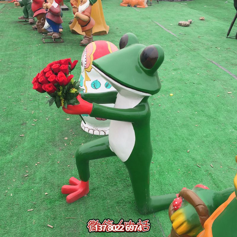玻璃鋼雕塑,玫瑰青蛙拿玻璃公園裝飾 玻璃鋼雕塑,玫瑰青蛙拿玻璃公園裝飾
