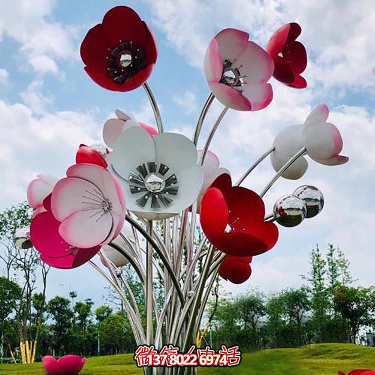 不銹鋼彩繪大型花朵雕塑，為景區廣場增添色彩