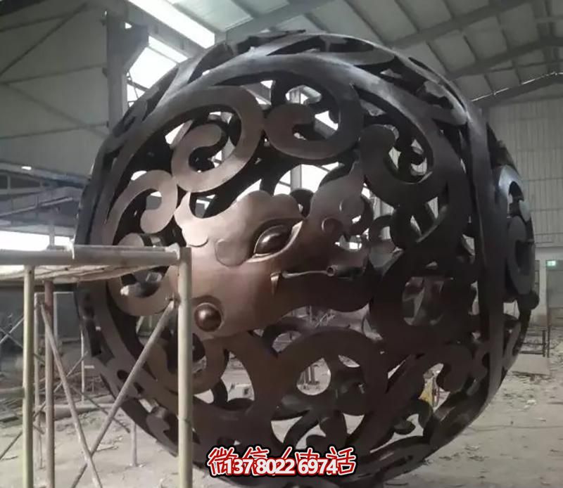 創(chuàng)意銅雕鏤空球庭院雕塑 創(chuàng)意銅雕鏤空球庭院雕塑