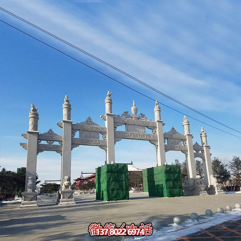 新款漢白玉牌坊,美觀而古樸的石六柱,為寺院和景區增添靈氣 新款漢白玉牌坊,美觀而古樸的石六柱,為寺院和景區增添靈氣