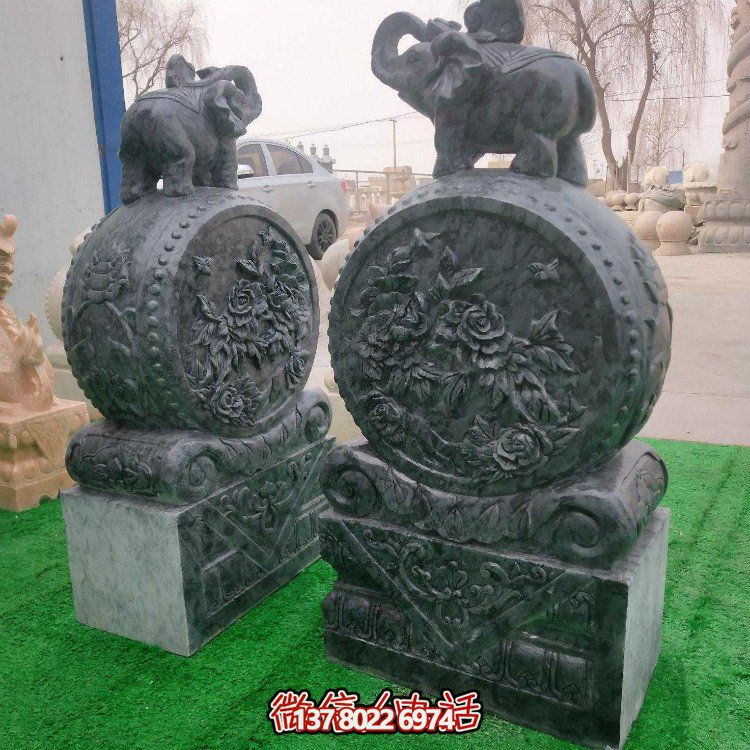 抱著鼓石雕塑，點(diǎn)綴青石庭院門(mén)口