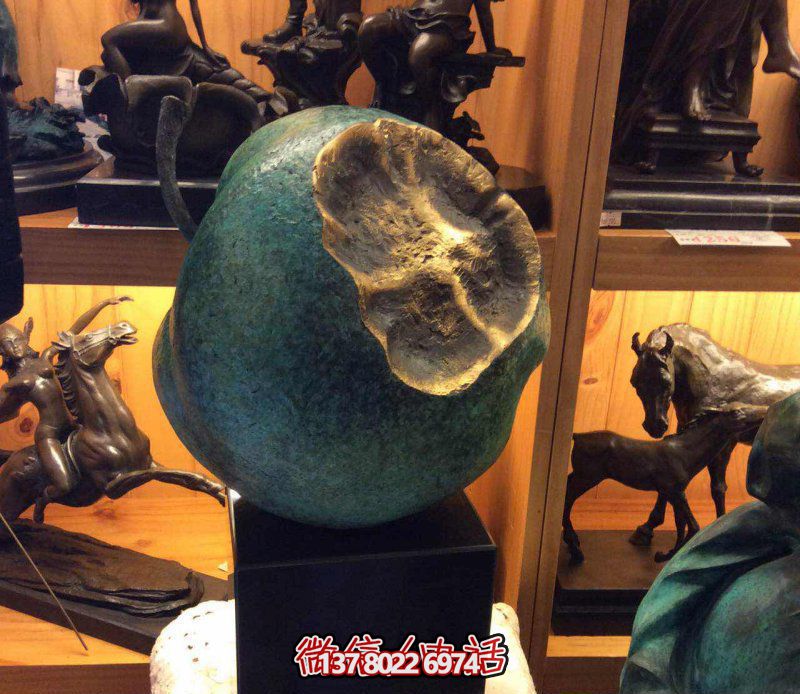 美麗寧靜,自然綠意——欣賞公園銅雕景觀,享受一口新鮮蘋果 美麗寧靜,自然綠意——欣賞公園銅雕景觀,享受一口新鮮蘋果