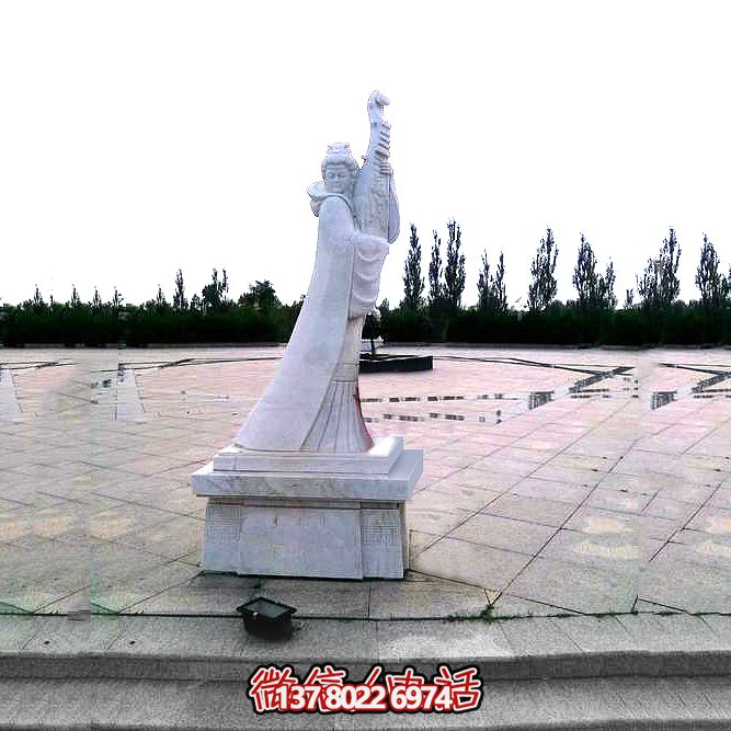 傳承古代美女王昭君的石雕廣場 傳承古代美女王昭君的石雕廣場