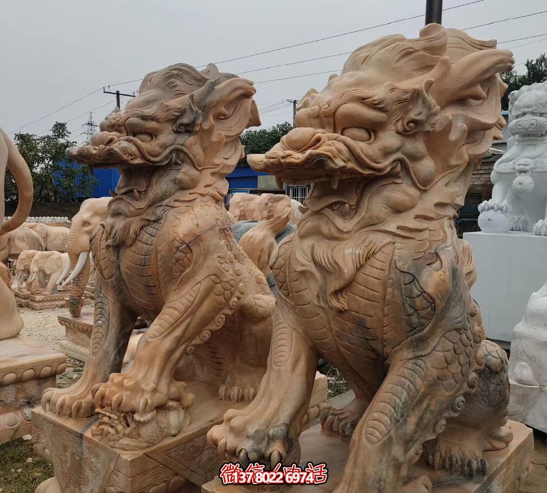 大型黃蠟石麒麟雕塑,點(diǎn)綴廣場(chǎng)景觀 大型黃蠟石麒麟雕塑,點(diǎn)綴廣場(chǎng)景觀