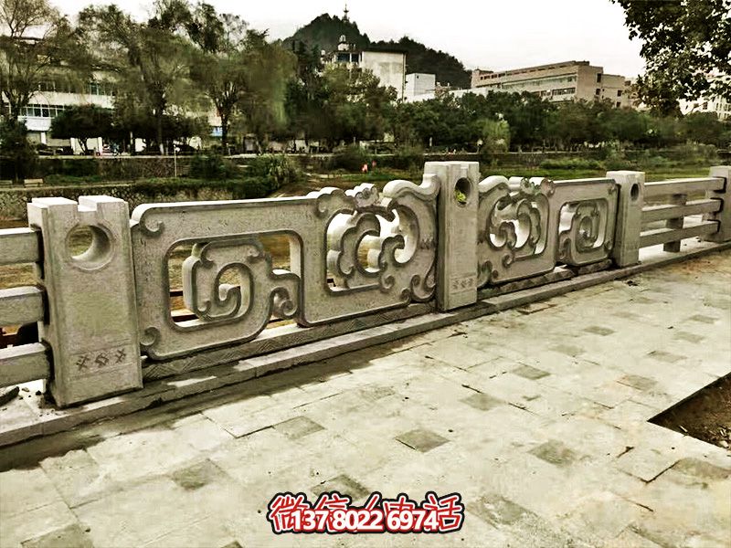 大理石石欄桿鏤空雕塑,讓湖邊的裝飾更加完美 大理石石欄桿鏤空雕塑,讓湖邊的裝飾更加完美