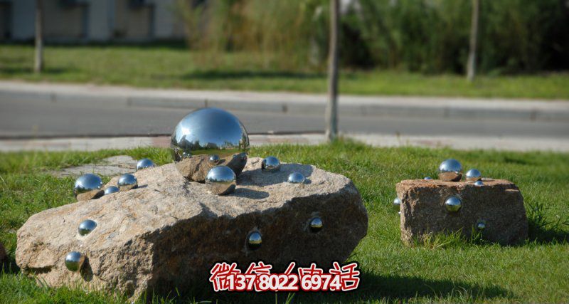 雕塑般的不銹鋼球體,帶給您不一樣的公園創(chuàng)意 雕塑般的不銹鋼球體,帶給您不一樣的公園創(chuàng)意