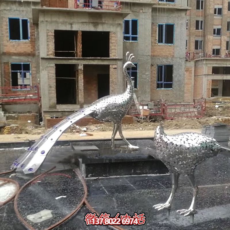 街頭鏤空不銹鋼孔雀雕塑 街頭鏤空不銹鋼孔雀雕塑