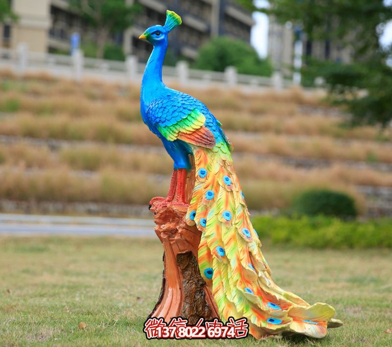 玻璃鋼孔雀雕塑,點綴公園草坪 玻璃鋼孔雀雕塑,點綴公園草坪