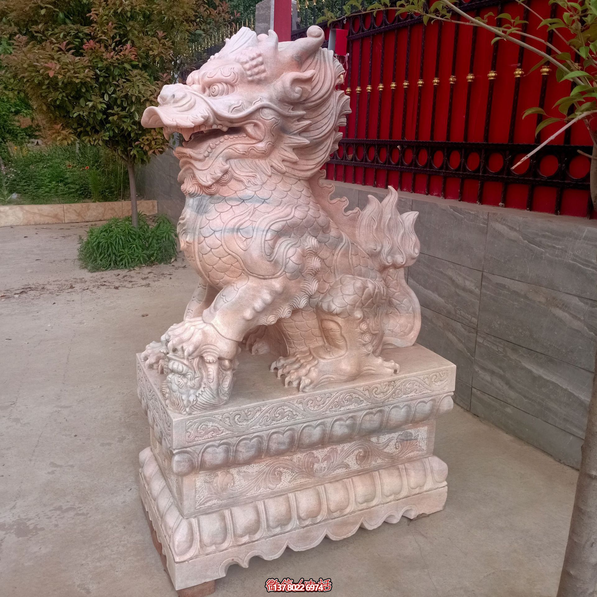 大型仿真麒麟雕塑,增添寺廟園林景觀紅晚霞之美 大型仿真麒麟雕塑,增添寺廟園林景觀紅晚霞之美