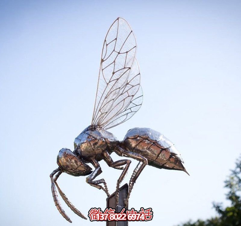 觀光小區草坪鍛造不銹鋼蜜蜂雕塑 觀光小區草坪鍛造不銹鋼蜜蜂雕塑