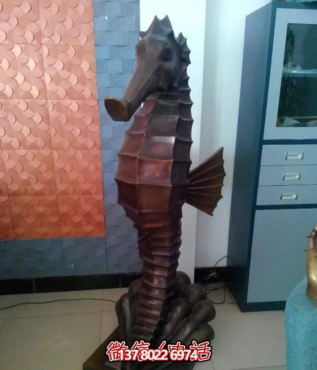 大型商場擺放的玻璃鋼創意海馬雕塑 大型商場擺放的玻璃鋼創意海馬雕塑