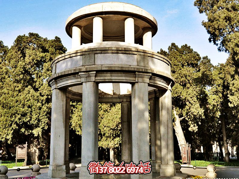 森林公園草坪擺放簡(jiǎn)易羅馬柱樓頂涼亭 森林公園草坪擺放簡(jiǎn)易羅馬柱樓頂涼亭