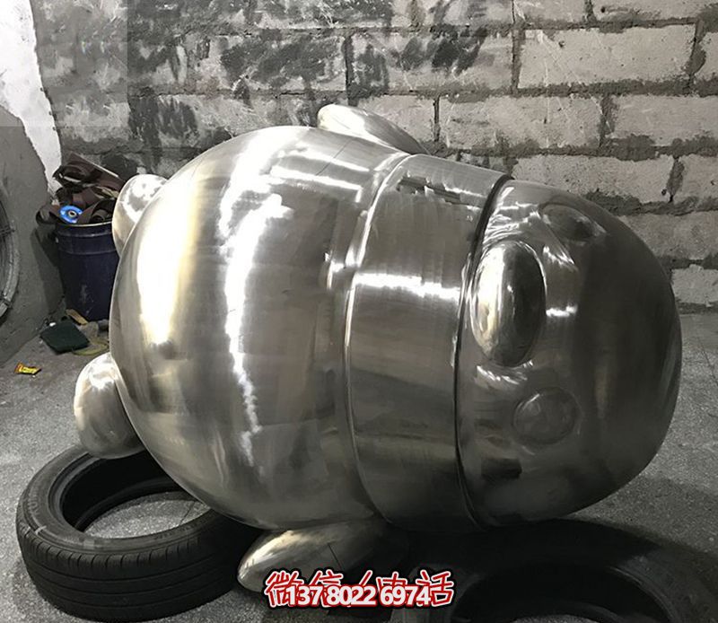 不銹鋼白鋼鏡面躺倒的企鵝雕塑 不銹鋼白鋼鏡面躺倒的企鵝雕塑