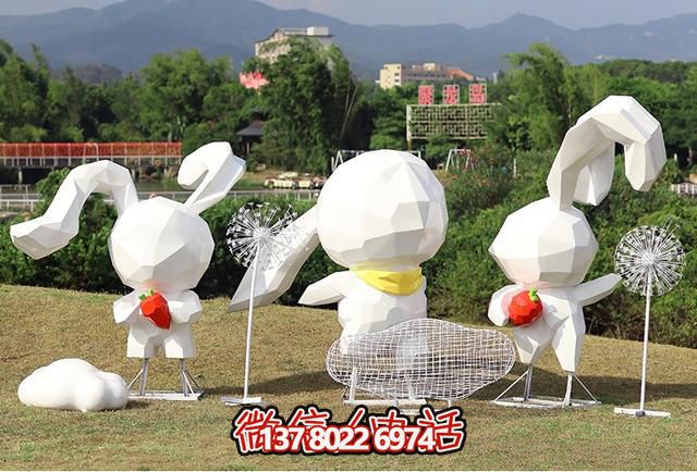 不銹鋼塊面雕塑——網紅雕塑,造型新穎,富有活力。 不銹鋼塊面雕塑——網紅雕塑,造型新穎,富有活力。