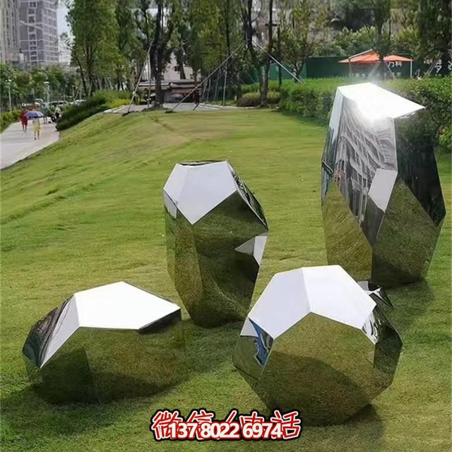 拋光鏡面不銹鋼——不規(guī)則造型雕塑 拋光鏡面不銹鋼——不規(guī)則造型雕塑