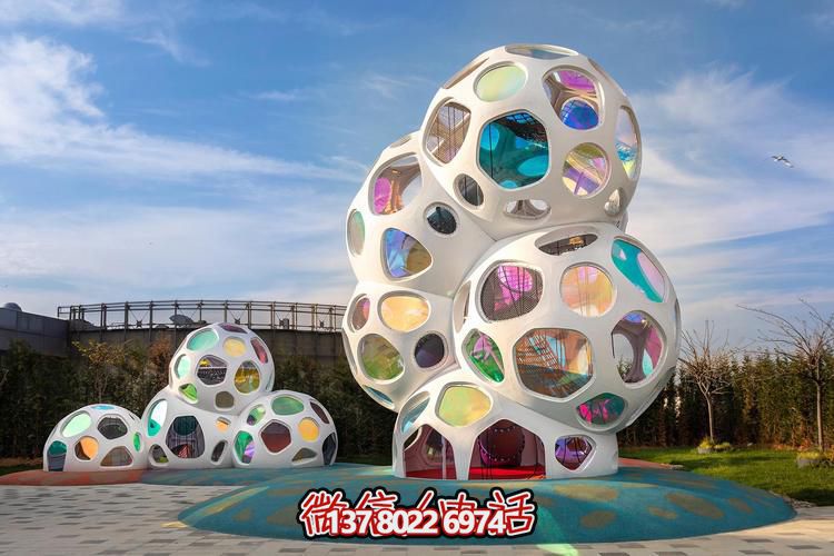 幻彩晶球疊韻:戶外空間的靈動(dòng)藝術(shù)魔方 幻彩晶球疊韻:戶外空間的靈動(dòng)藝術(shù)魔方