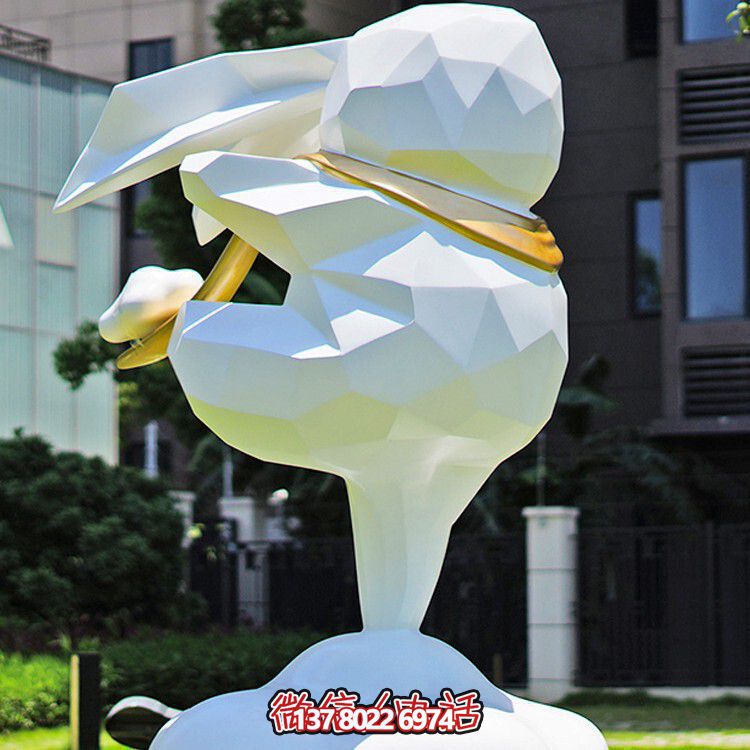 云間金縷兔 —— 不銹鋼戶外景觀之趣 云間金縷兔 —— 不銹鋼戶外景觀之趣